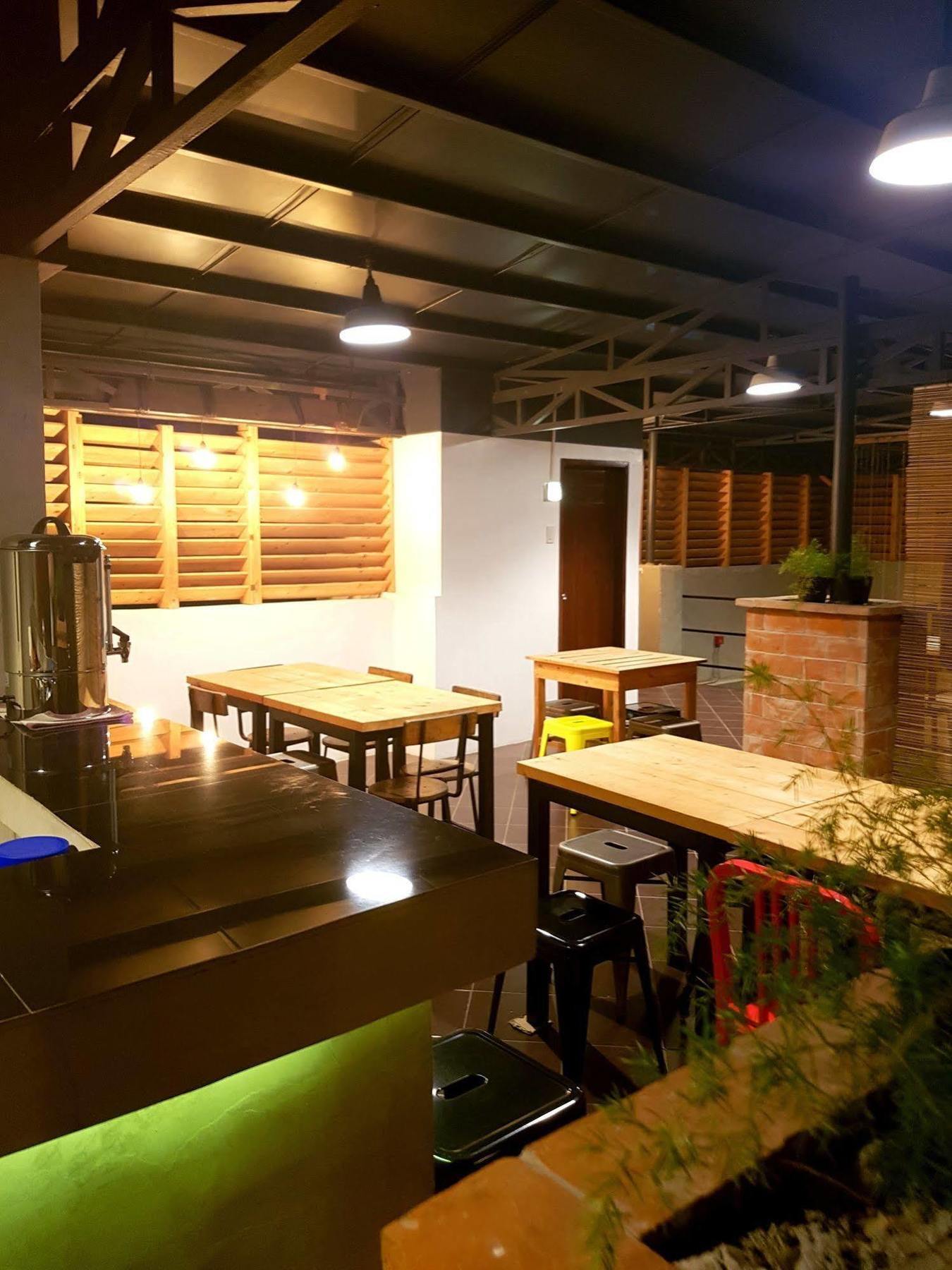 Aliria Bed And Breakfast Tagbilaran City Exterior photo
